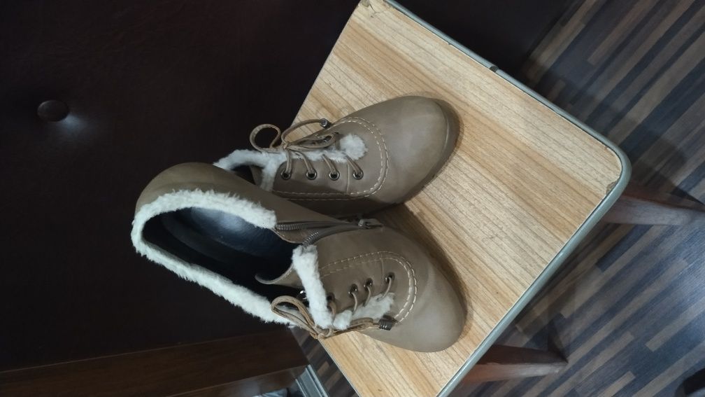 Buty botki na obcasie z futerkiem