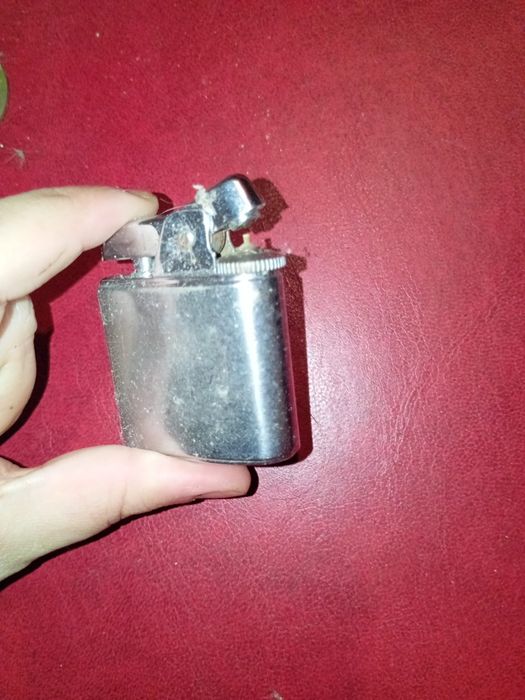 Isqueiro roson antigo não tem gás