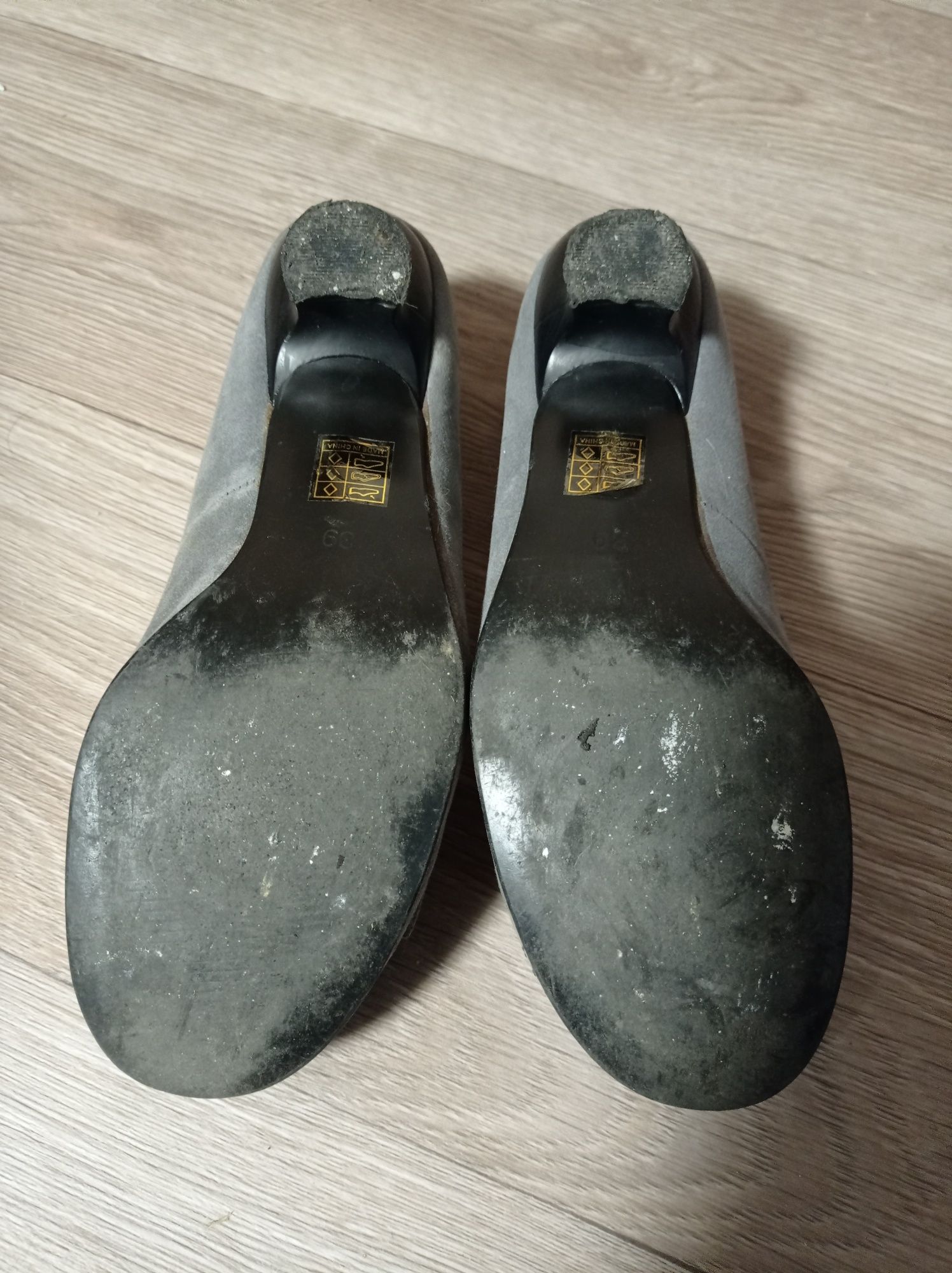 Buty zamszowe czółenka 39 szare damskie pantofelki