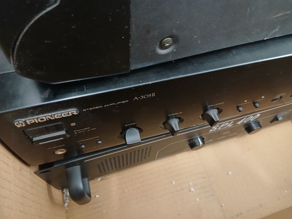 Material de com colunas amplificadores subwoofer