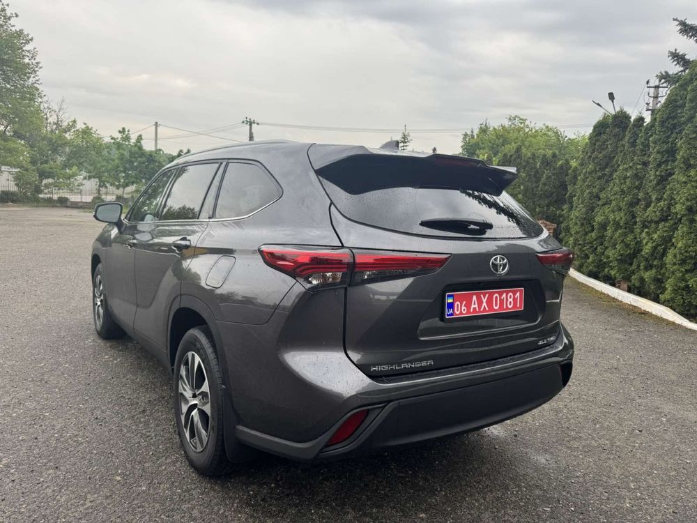 Автомобіль Toyota HIGHLANDER 2022 рік 3.5