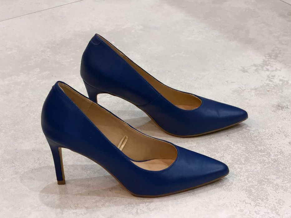 Lasocki skórzane czółenka granatowe r. 39