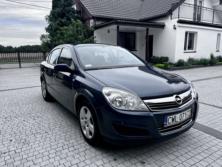 Opel Astra H Sedan 1.6 ECOTEC BENZYNA + LPG | 2008 | 189 tys. km