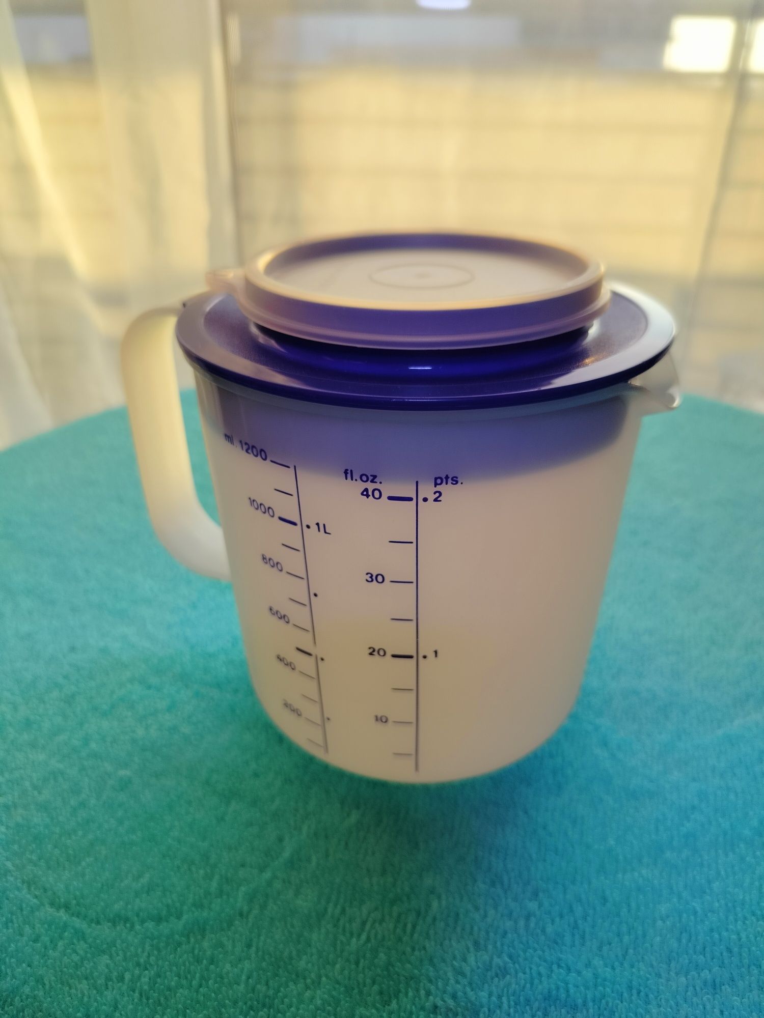 Dzbanek z miarką Candy Tupperware 1200 ml