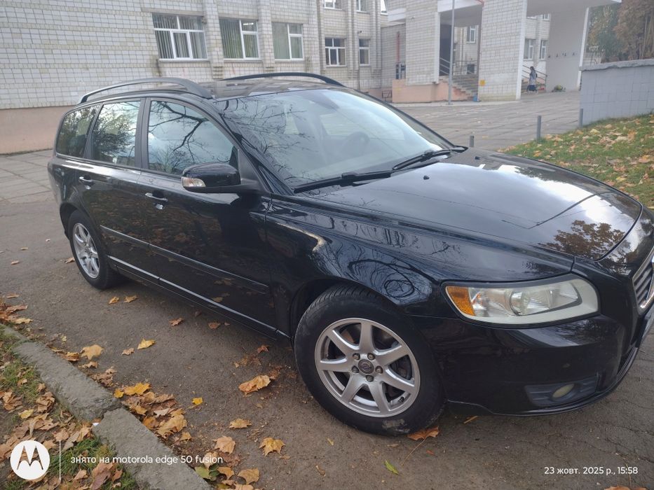 Вольво v50 продам
