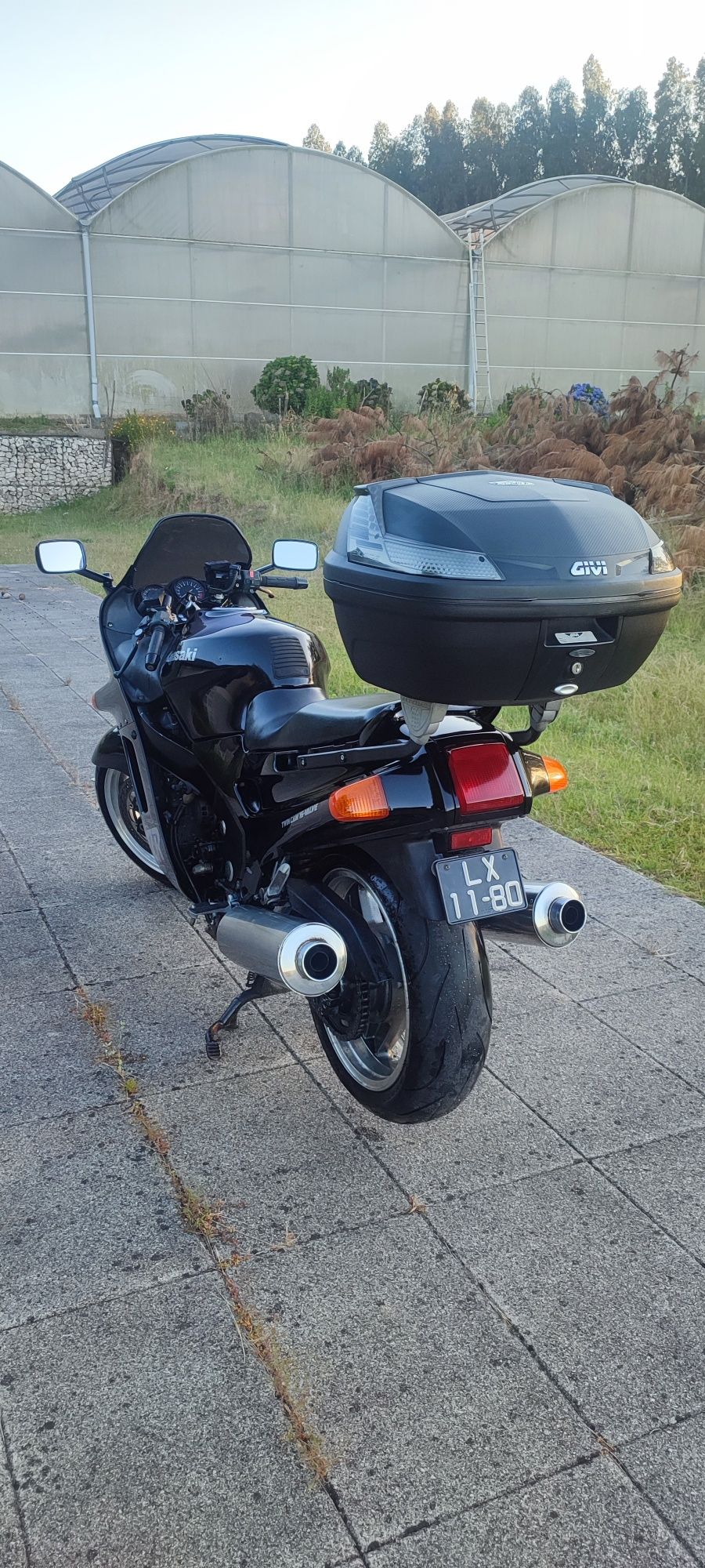 Kawasaki ZZR1100 toda original