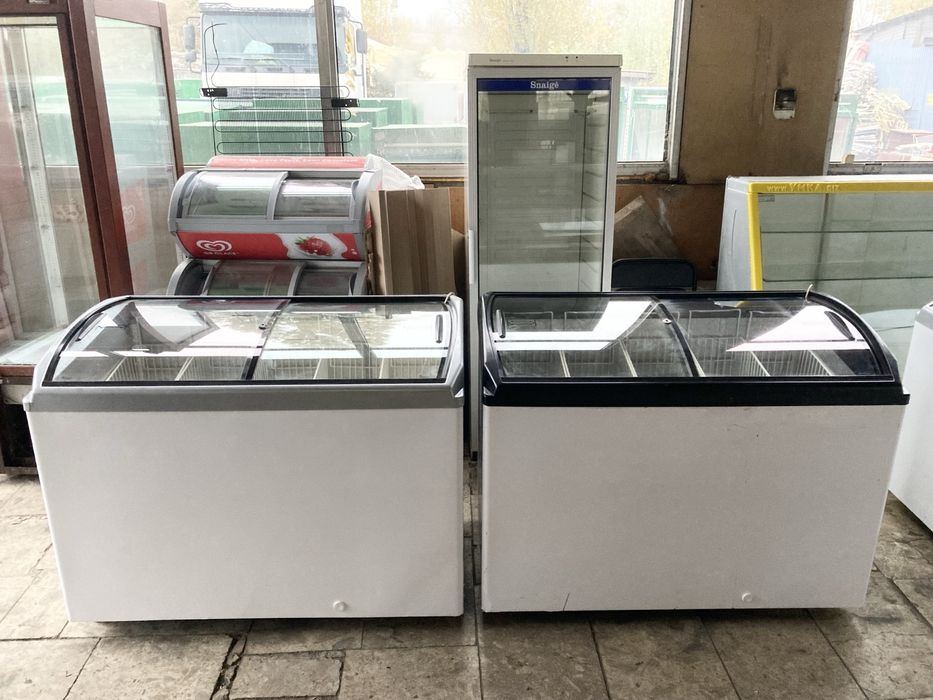 Холодильник Frigoglass для воды напитков пива