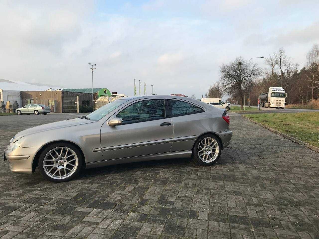 Pokrowiec Plandeka  Na MERCEDES KL C W203 COUPE