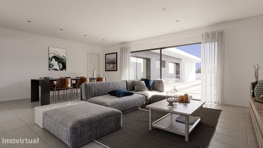 Moradia Térrea com Piscina perto da escola e lagoa de Pataias