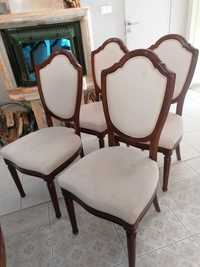 Stylowe krzesła drewniane do salonu