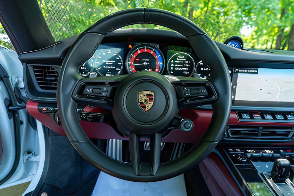 Porsche 911 Carrera      2022