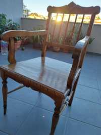 Cadeira poltrona de madeira de castanho vintage