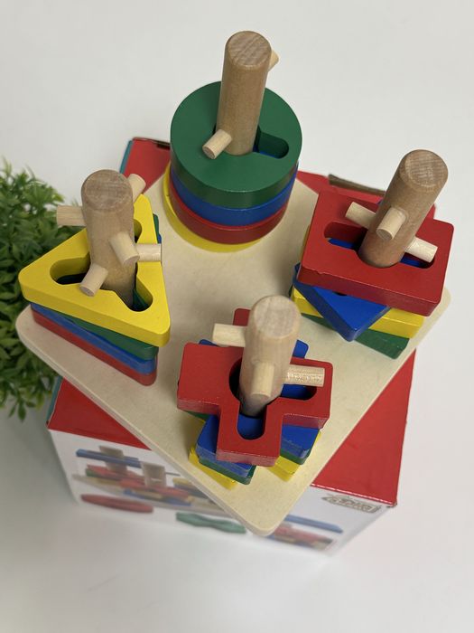 Іграшка дерев'яна Геометричний сортер