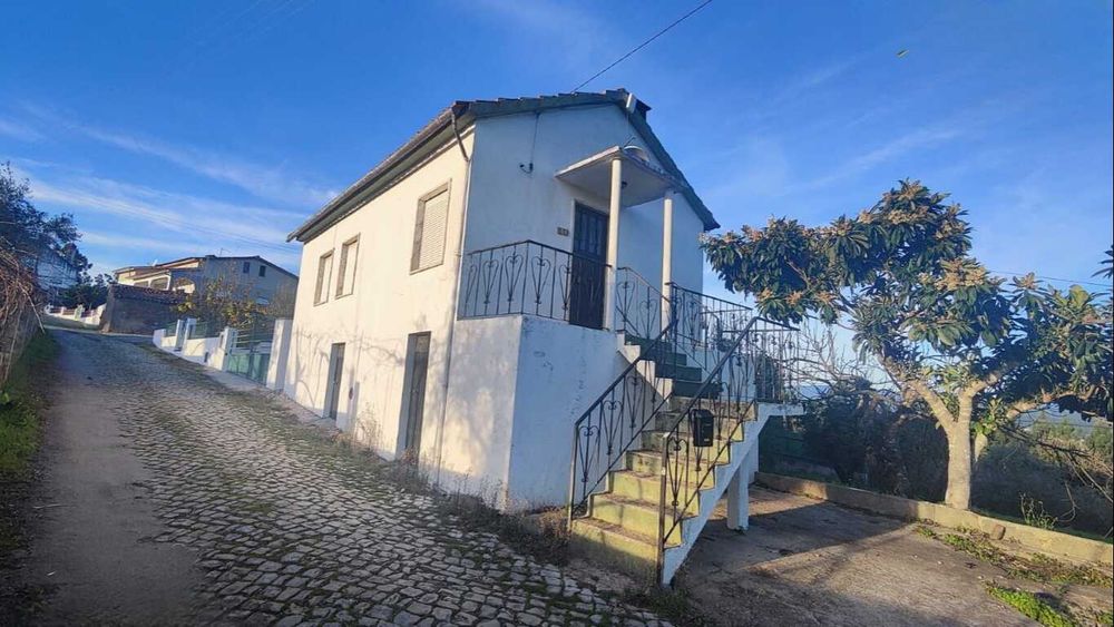 Moradia T2 com terreno e projeto de construção