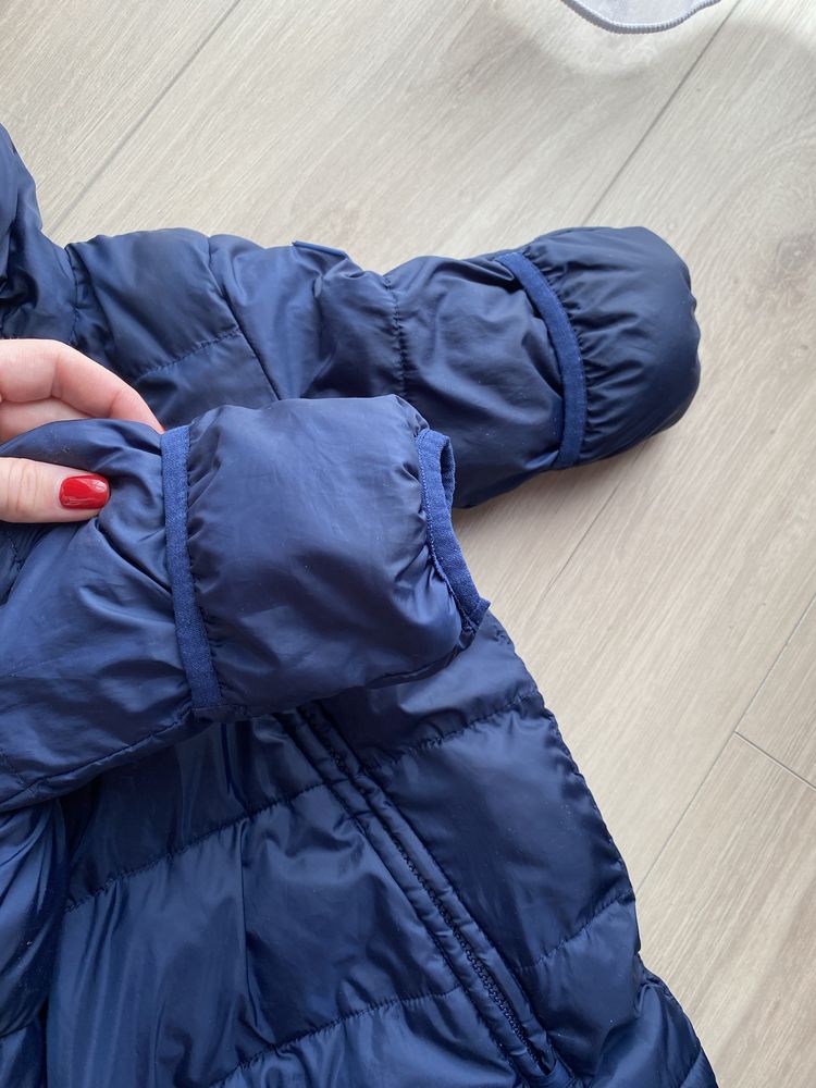 Комбінезон  gap  primaloft 0-6 місяців.