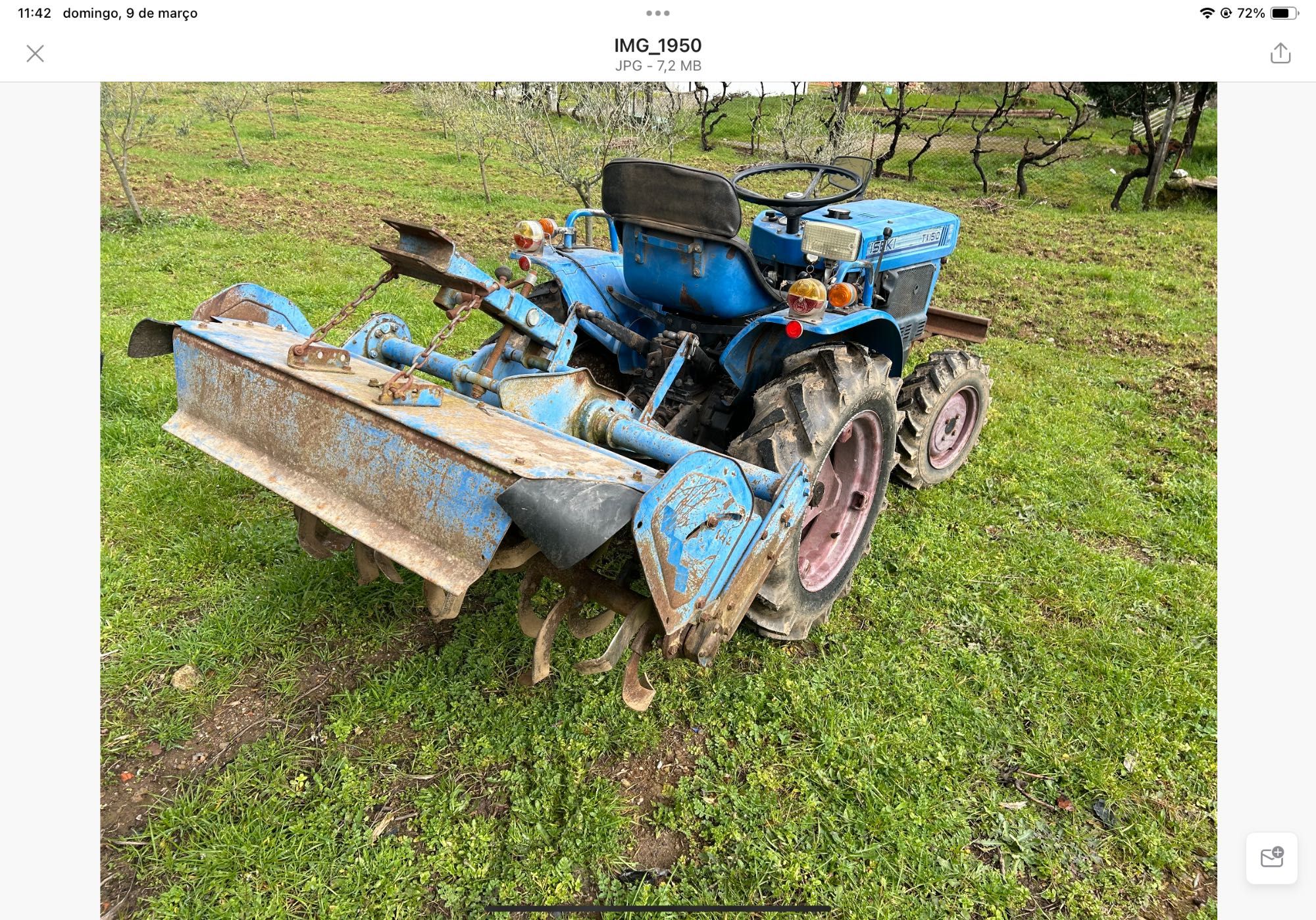 Trator 4x4 com frese