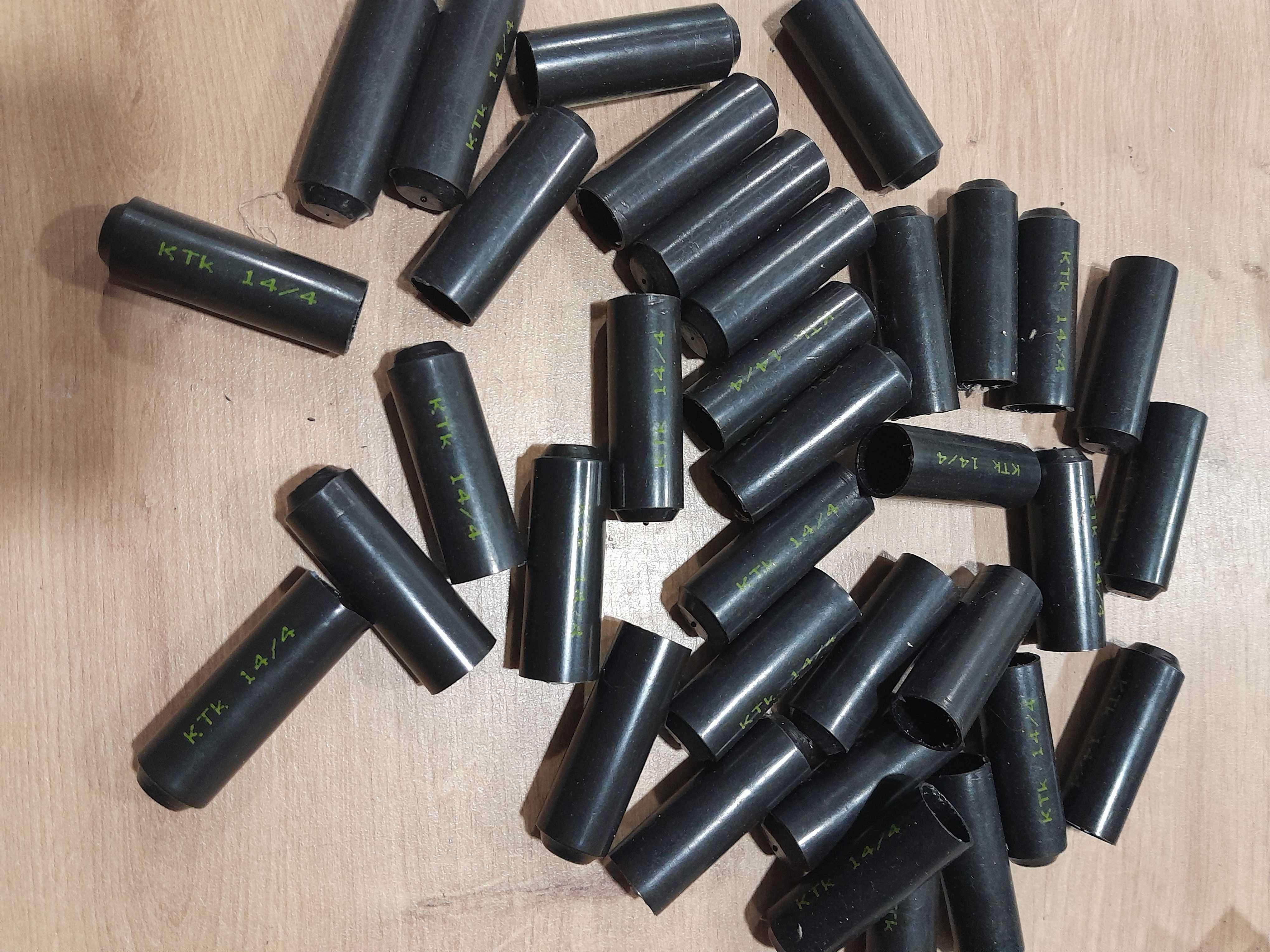 Kapturek termokurczliwy KTK 14/4 czarny, na końce kabli/rurek (50szt)