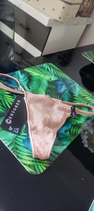 Stringi złote New Yorker