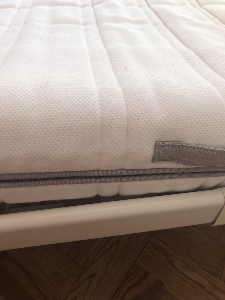 Cama MINNEN do Ikea com estrado ripas e colchão