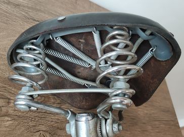 Siodełko siodło rowerowe stare skórzane ładnie zachowane sztyca