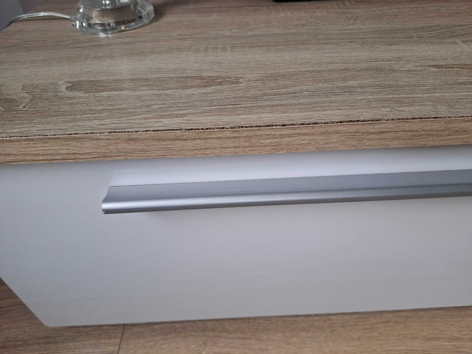 Komplet mebli- szafka rtv, komoda, witryna, półki