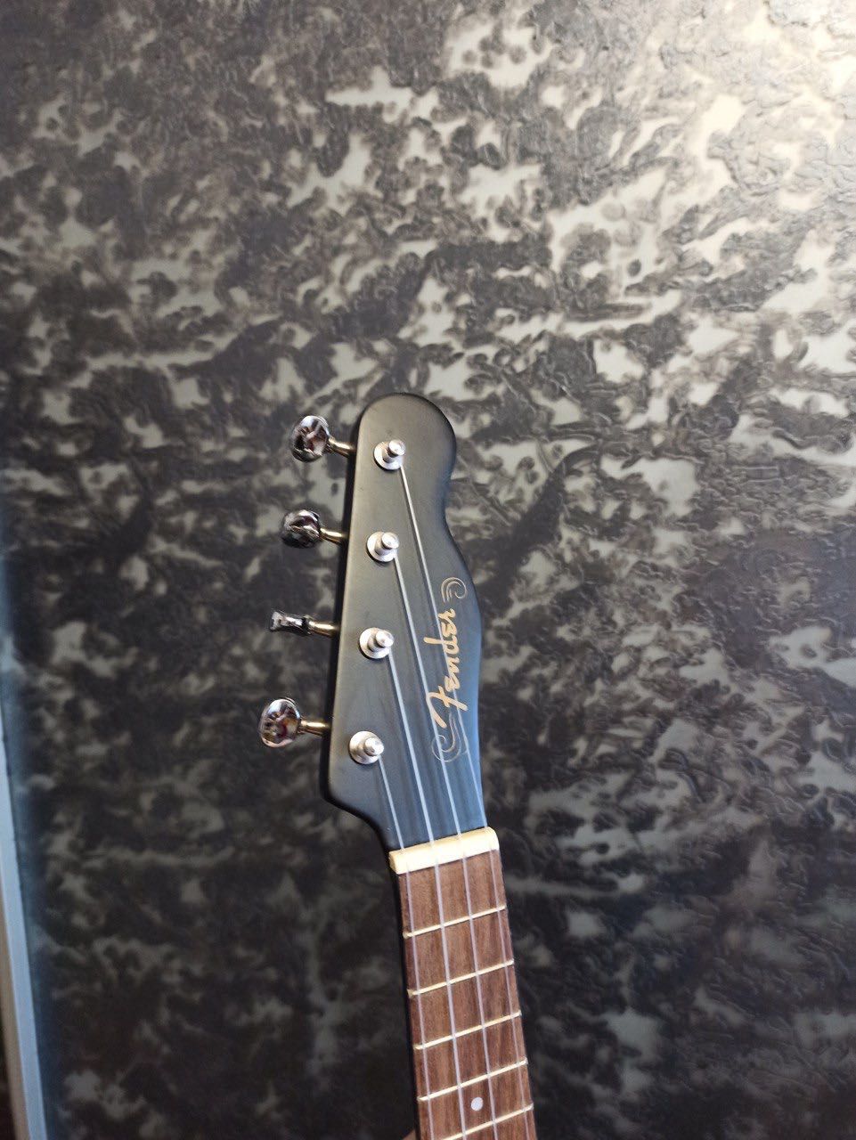 Нова Укулеле Fender venice soprano