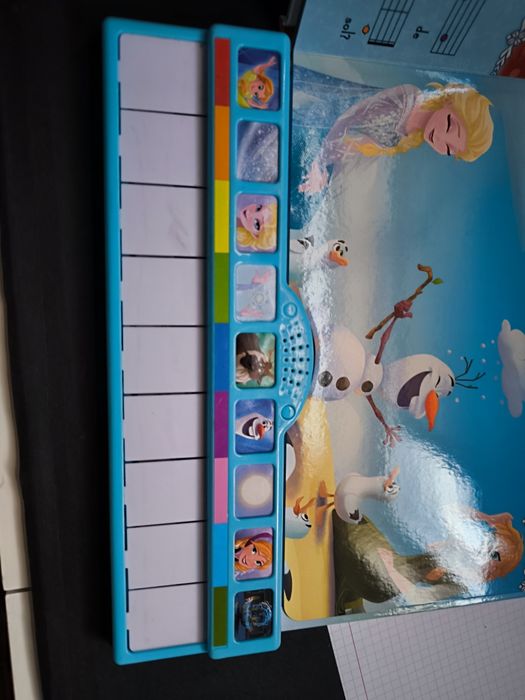 Livro / piano Frozen canções do inverno