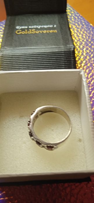 Продам новое  кольцо серебро 925 пробы с  гранатом р.17 вес 3.3