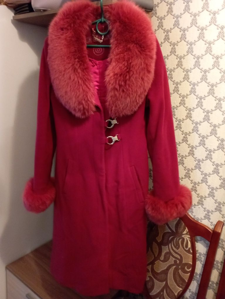 Пальто жіноче зимне