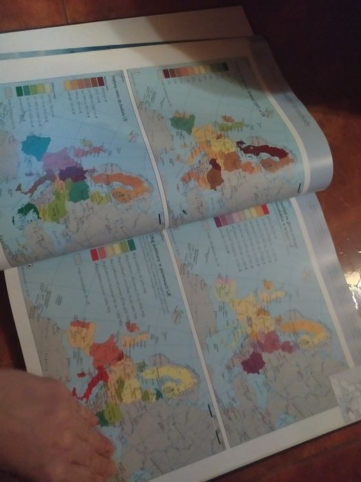 duży atlas świata 36x27cm