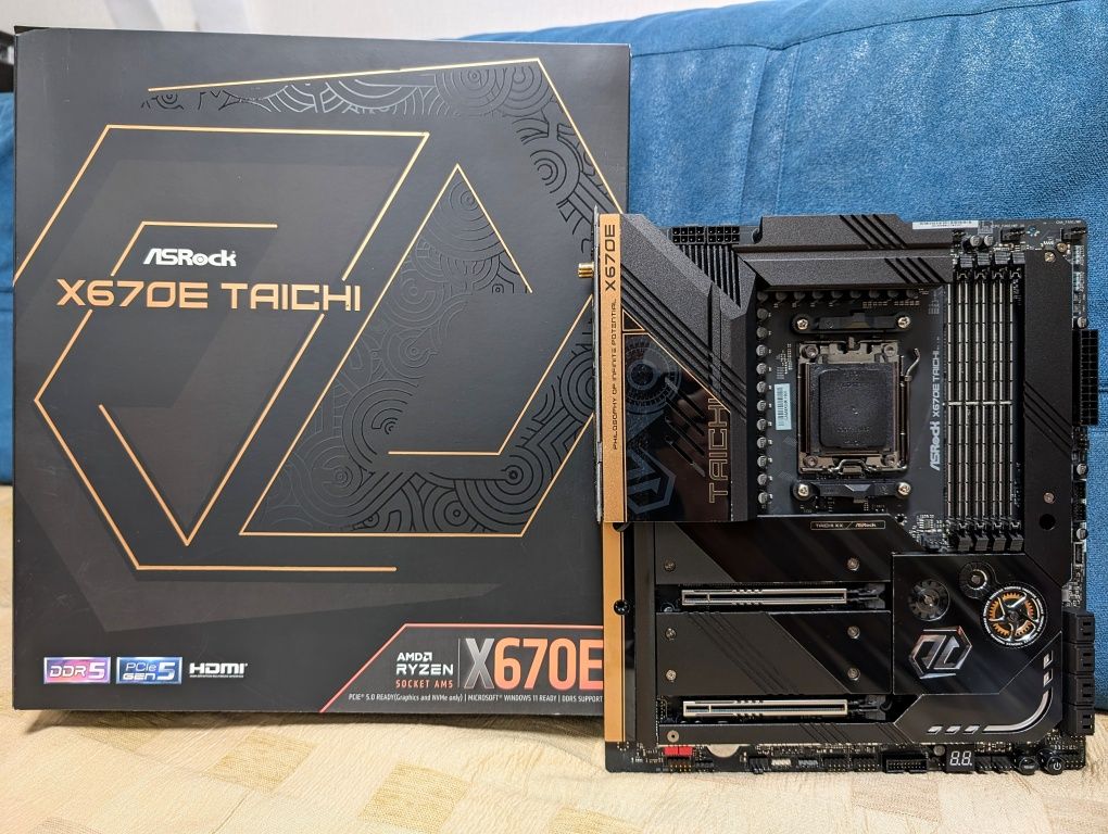 Материнська плата ASRock X670E Taichi ryzen AM5
