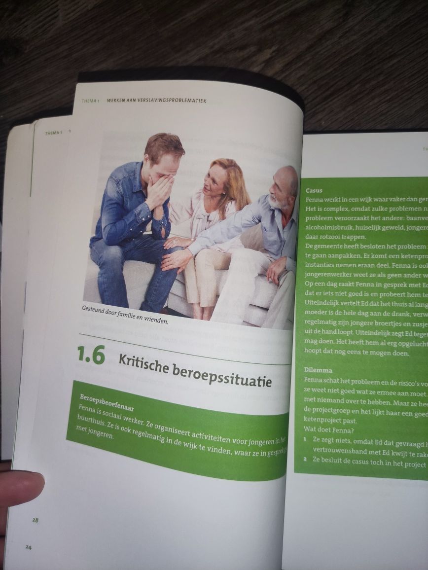 Książka po niderlandzku Sociaal werk (Praca socjalna)