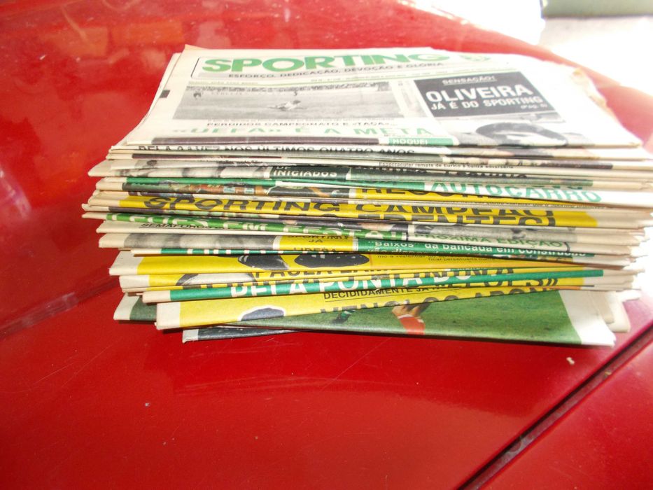 52 jornais Sporting raros.1984