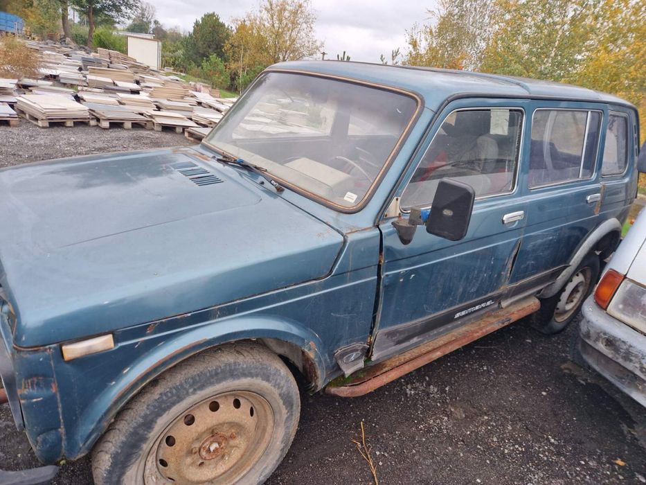 Продам  ниву на запчасти