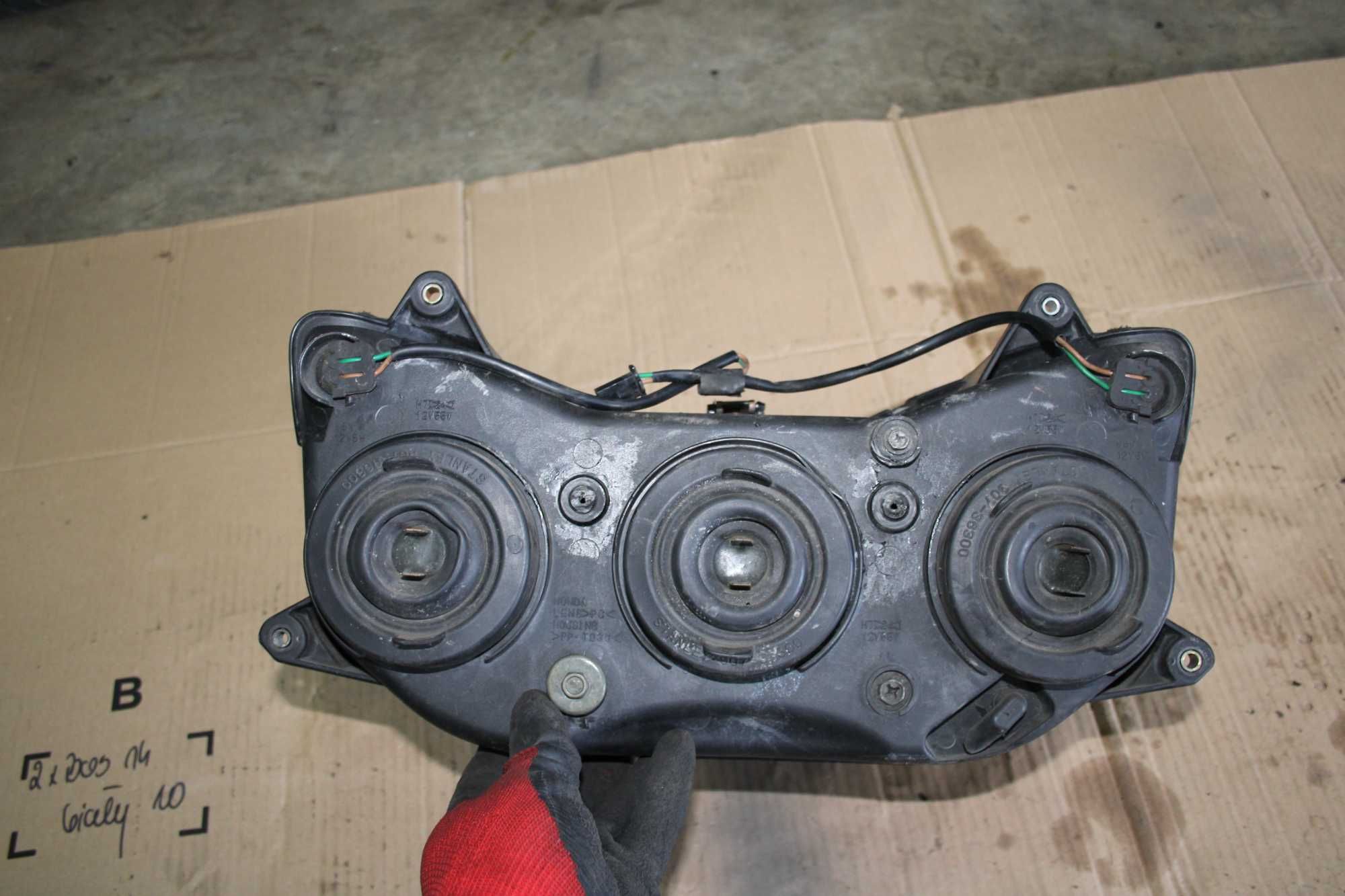Lampa Przód Przednia Reflektor Honda CBR 929 SC44 00-01