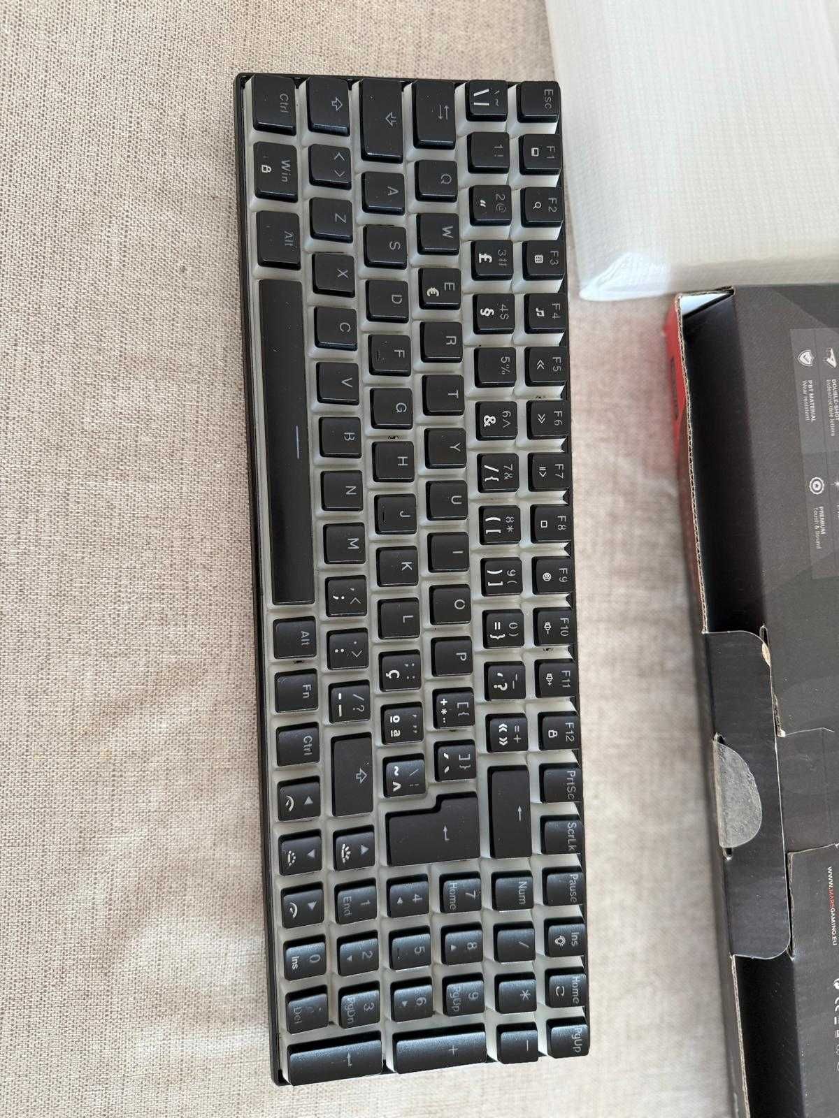Mars MK Ultra teclado rgb 96% com switches castanhos