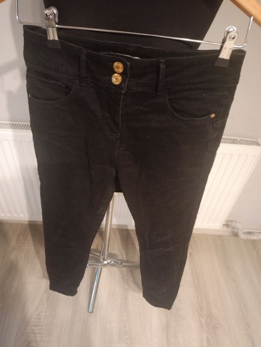 Czarne spodnie rurki wysoki stan 36