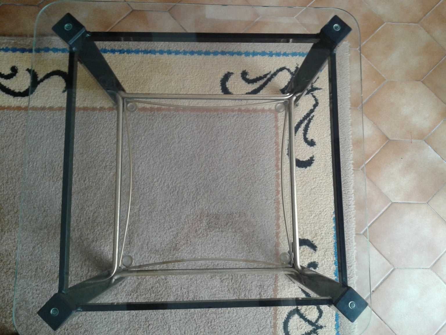 Mesa de vidro quadrada preta e dourada