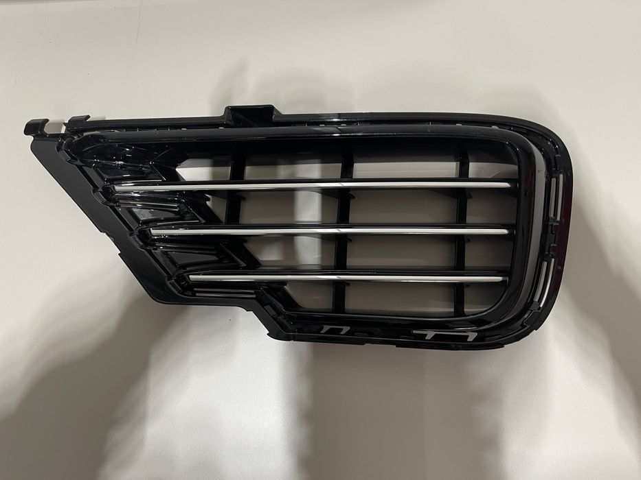 Volkswagen Touareg II R-Line Lift Kratka Zderzaka