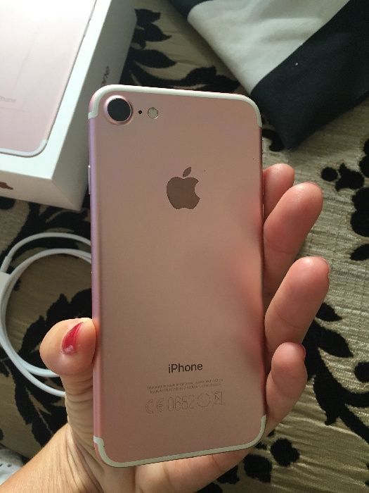 Iphone 7 rose gold 32 GB stan idealny