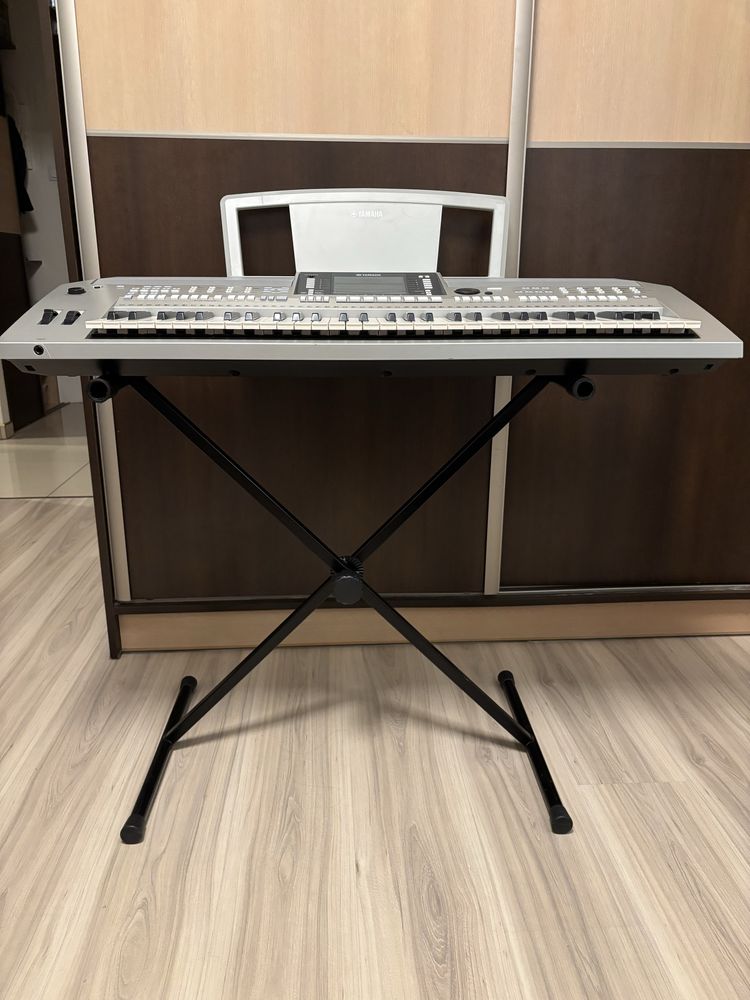 Yamaha PSR-S710 – keyboard w świetnym stanie + akcesoria