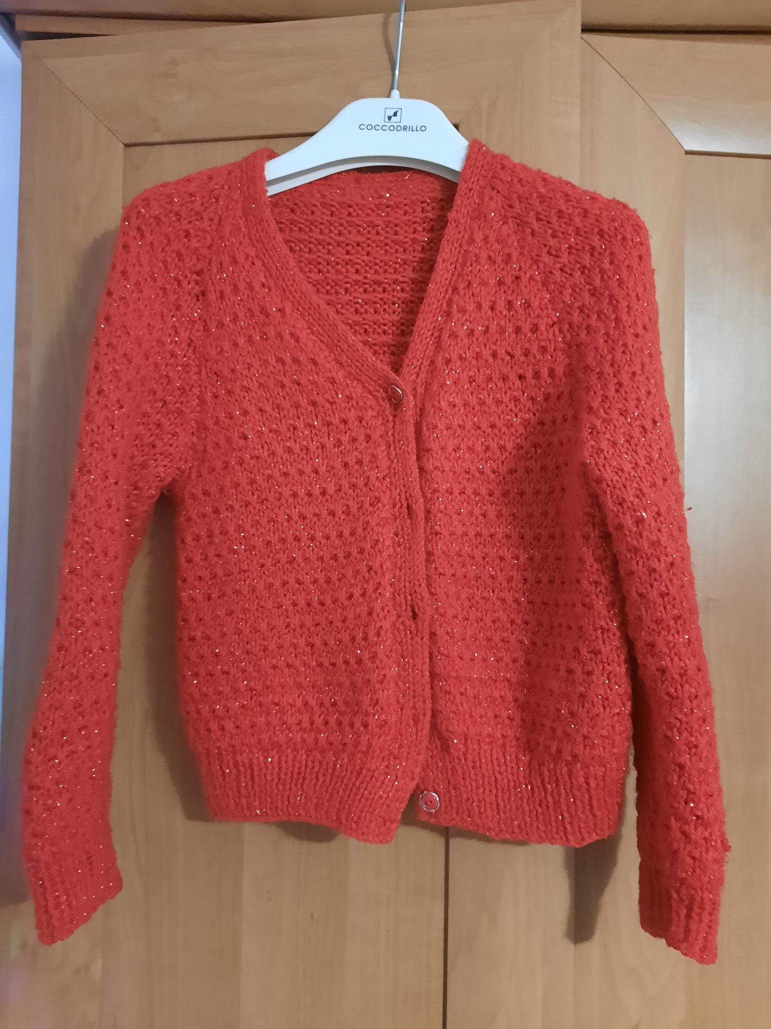 Sweterek czerwony dla dziewczynki 110-116