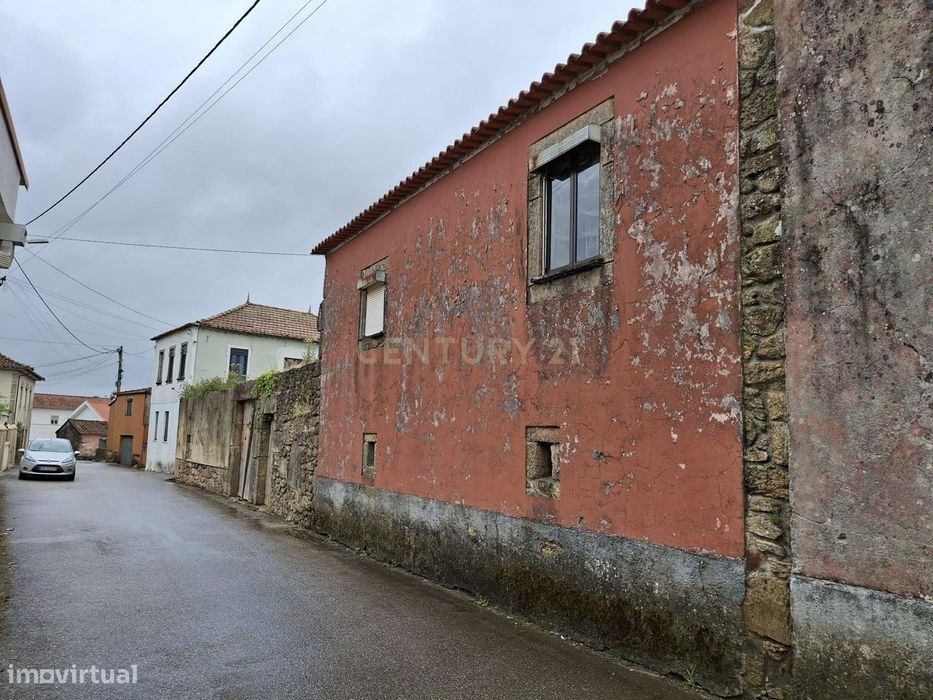 Moradia para Restauro em Arão, Valença
