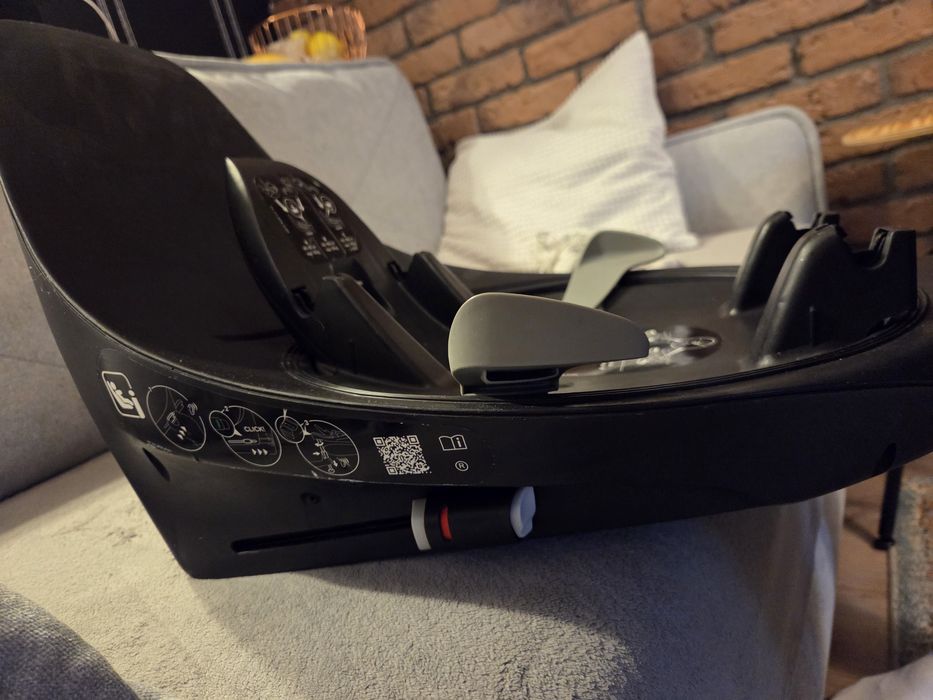 Cybex Cloud T i-Size + baza 360 (0-13 kg / 45-87 cm) stan bardzo dobry