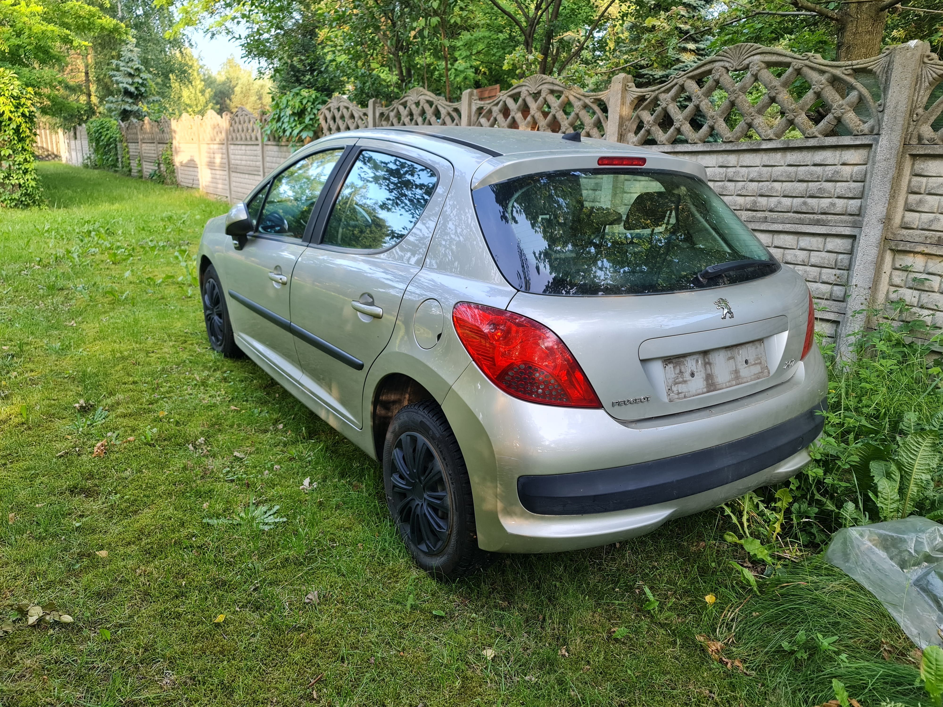 Peugeot 207 pojemność  1.4, rok produkcji 2008- uszkodzony silnik