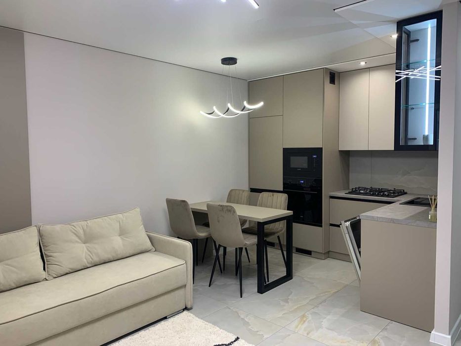 Оренда 2х-кімнатна квартира + кухня-студія ЖК вул.Київська-Смакули