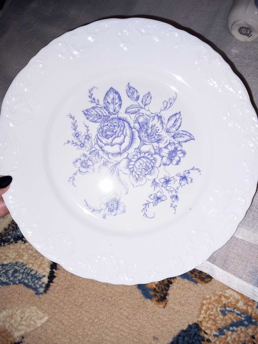 Prato em porcelana decorativo