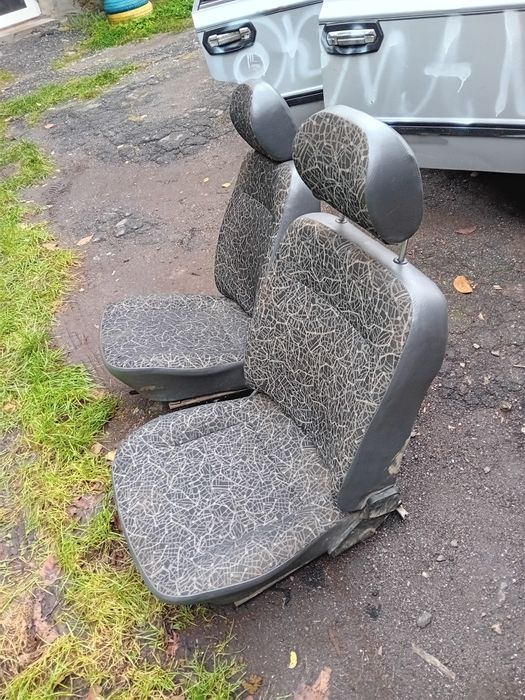 Продам сідушки стояли на ваз 2101  сідушки повністю цілі