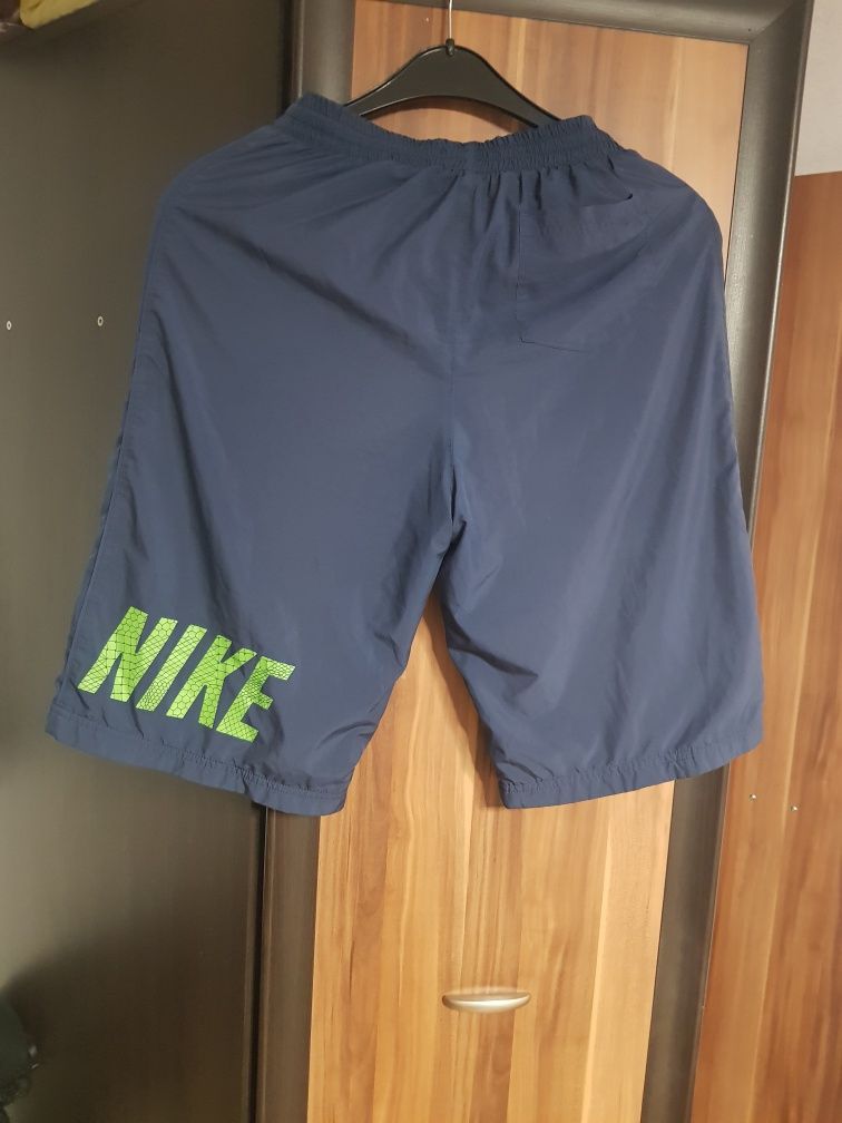 Spodenki  męskie Nike rozmiar XL stan idealny