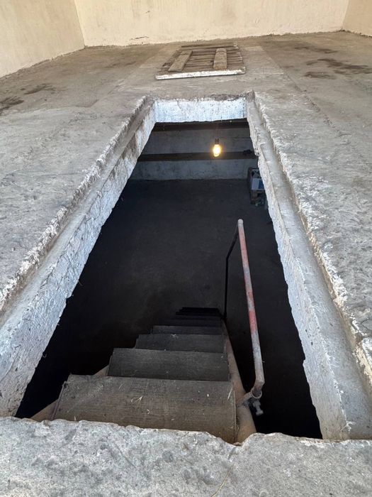 Гараж Кам’яний з підвалом на всю площу 27 м